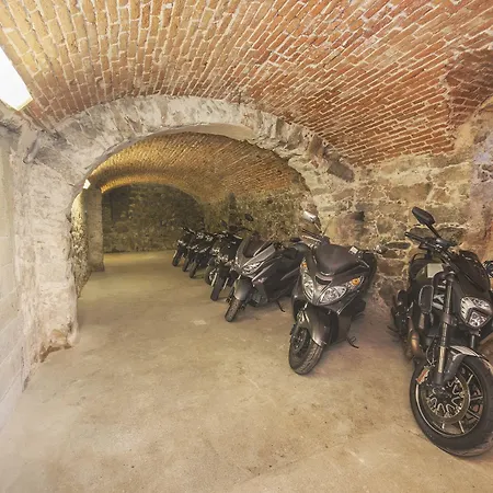 Kalliste Lägenhetshotell 4*