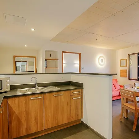 Kalliste Aparthotel 4*