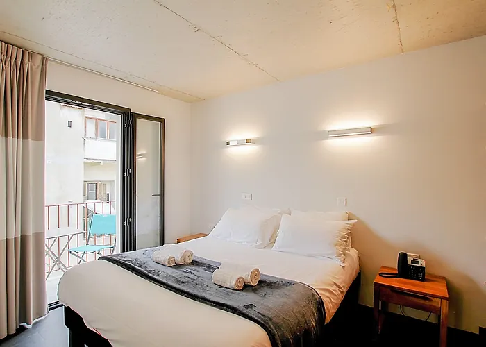 Kalliste Lägenhetshotell 4*